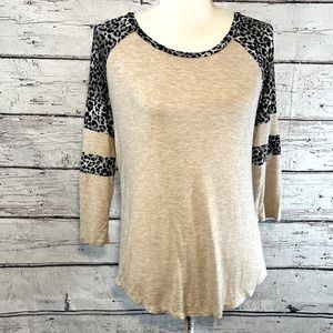 MAURICE'S T-Shirt 3/4 Sleeve Tan w Gray Cheetah-XS